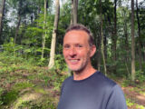 Morten Henriksen i skoven tæt på sit hjem, hvor han løber.